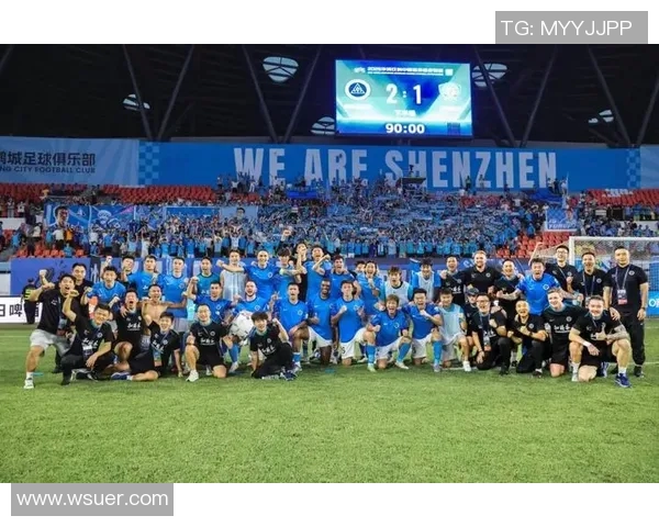 退役足球明星齐聚深圳激情对决足球赛精彩上演